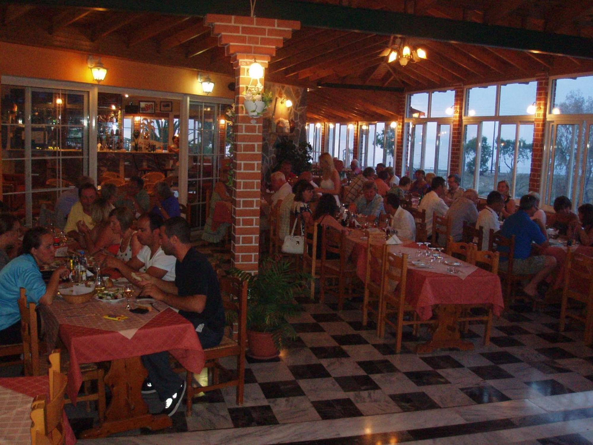 Anaxos Hotel Exterior photo