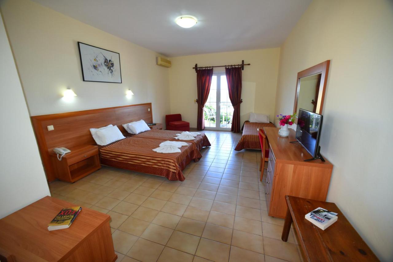 Anaxos Hotel Exterior photo