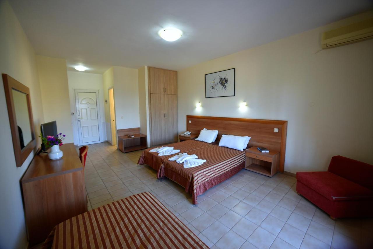 Anaxos Hotel Exterior photo